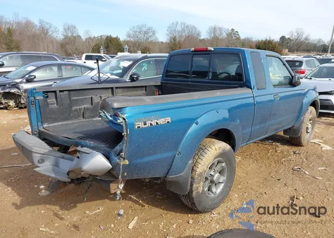 2004 Nissan Frontier Desert Runner Xe-V6 z USA, uszkodzony, nr VIN 1N6ED26T44C437671